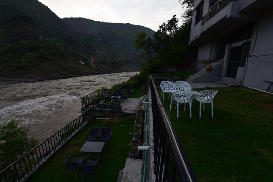 Hotel La Orilla Muzaffarabad Exterior foto