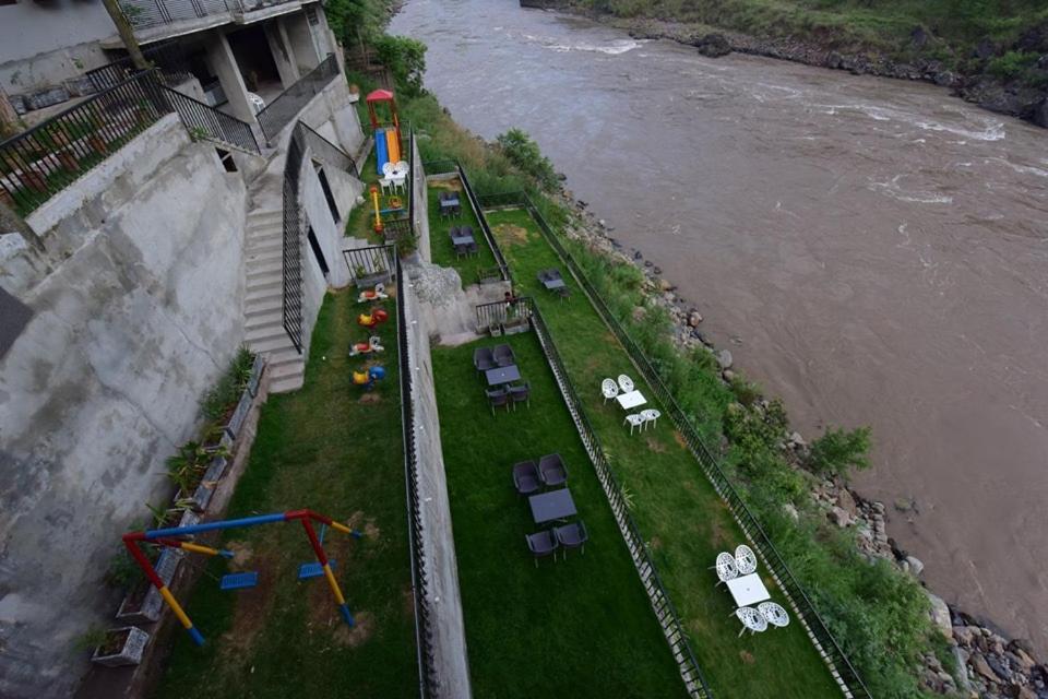 Hotel La Orilla Muzaffarabad Exterior foto
