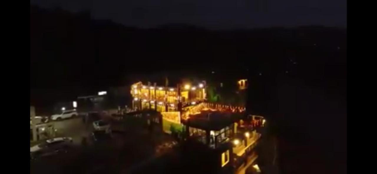 Hotel La Orilla Muzaffarabad Exterior foto