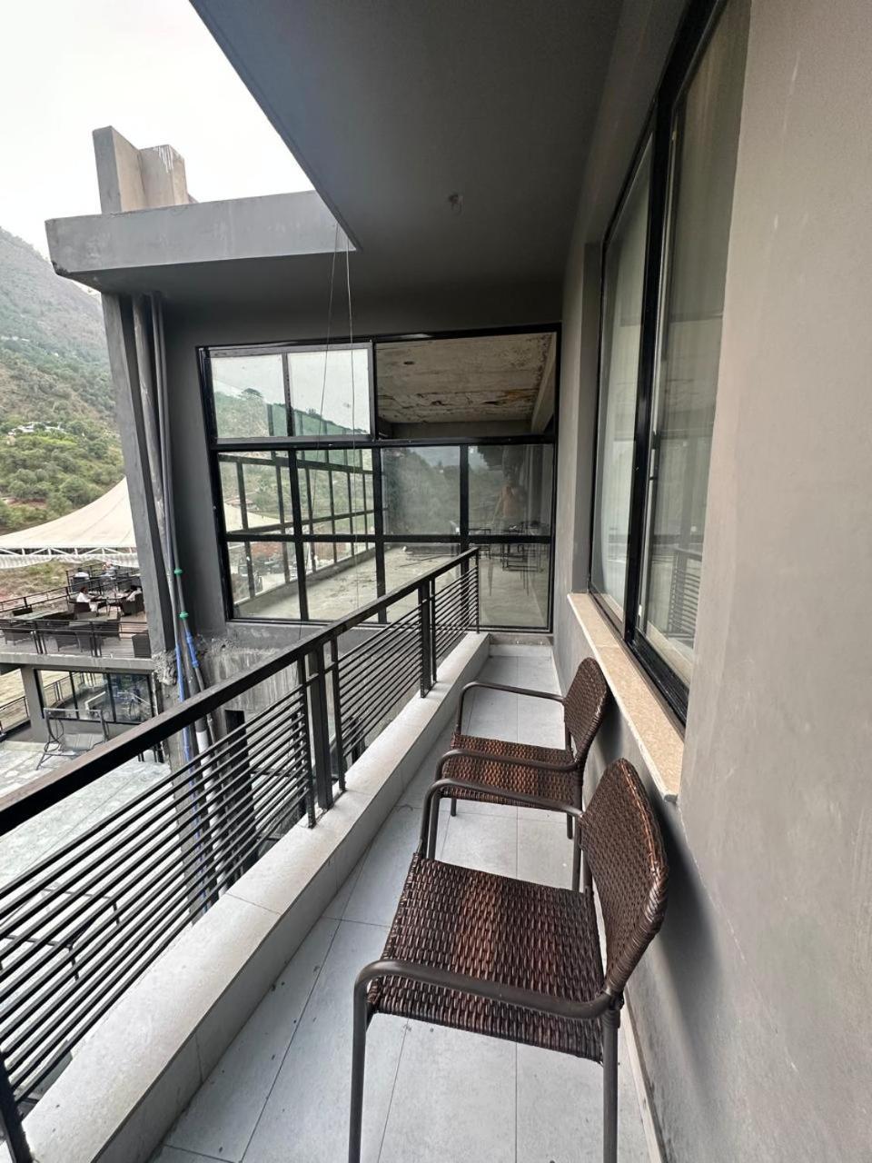 Hotel La Orilla Muzaffarabad Exterior foto